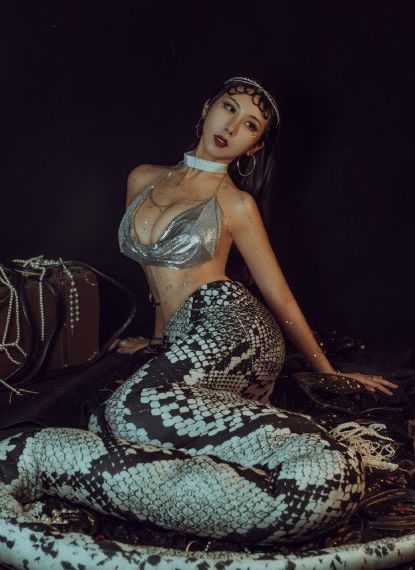 秋山祥子