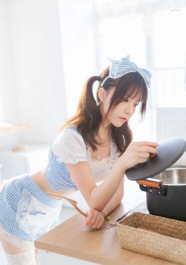 森林里的熊冬眠中