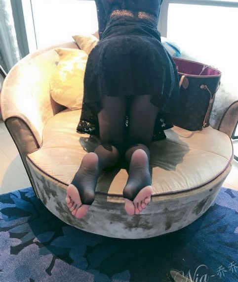 美女的尿囗免费