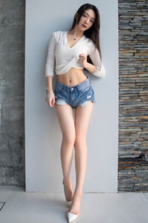 双性尿孔扯开用花蒂调教
