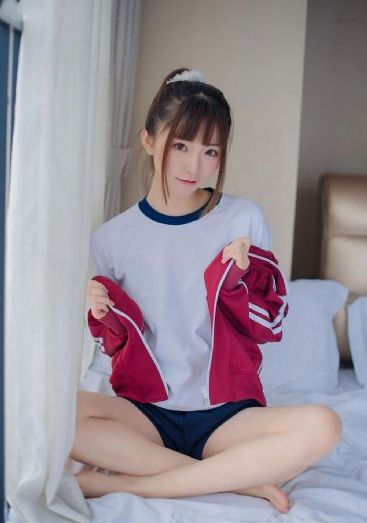 在打烊后仅剩两人的沙龙