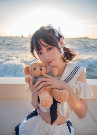 美谷朱里