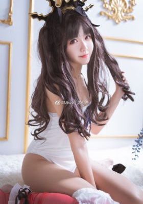 《纯白轮舞曲》